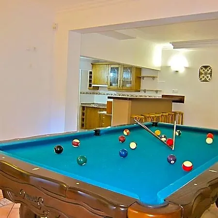 Privada De 7 Quartos,piscina Aquecida,a/c