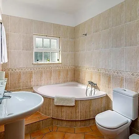 Privada De 7 Quartos,piscina Aquecida,a/c 3* Αλμπουφέιρα