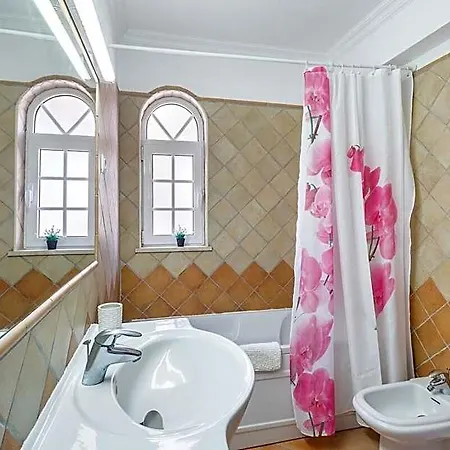 Privada De 7 Quartos,piscina Aquecida,a/c
