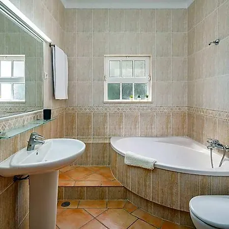 Ξενοδοχείο Privada De 7 Quartos,piscina Aquecida,a/c 3*